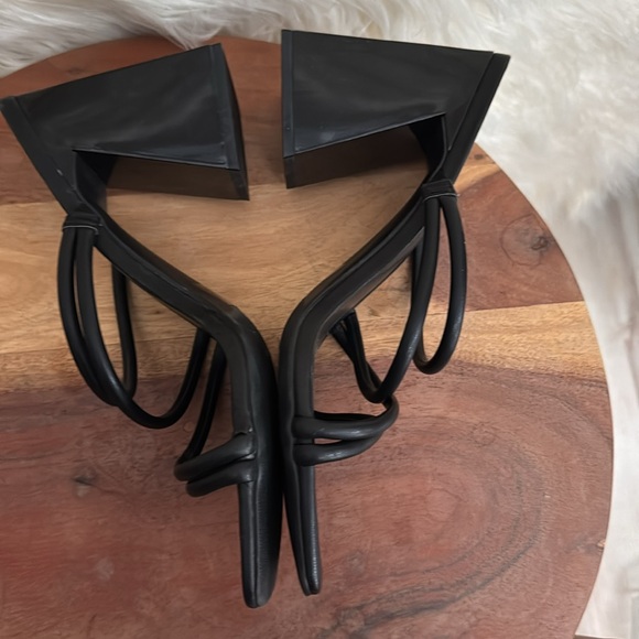 Abound Austyn Strappy Sandal in Black - Picture 4 of 6